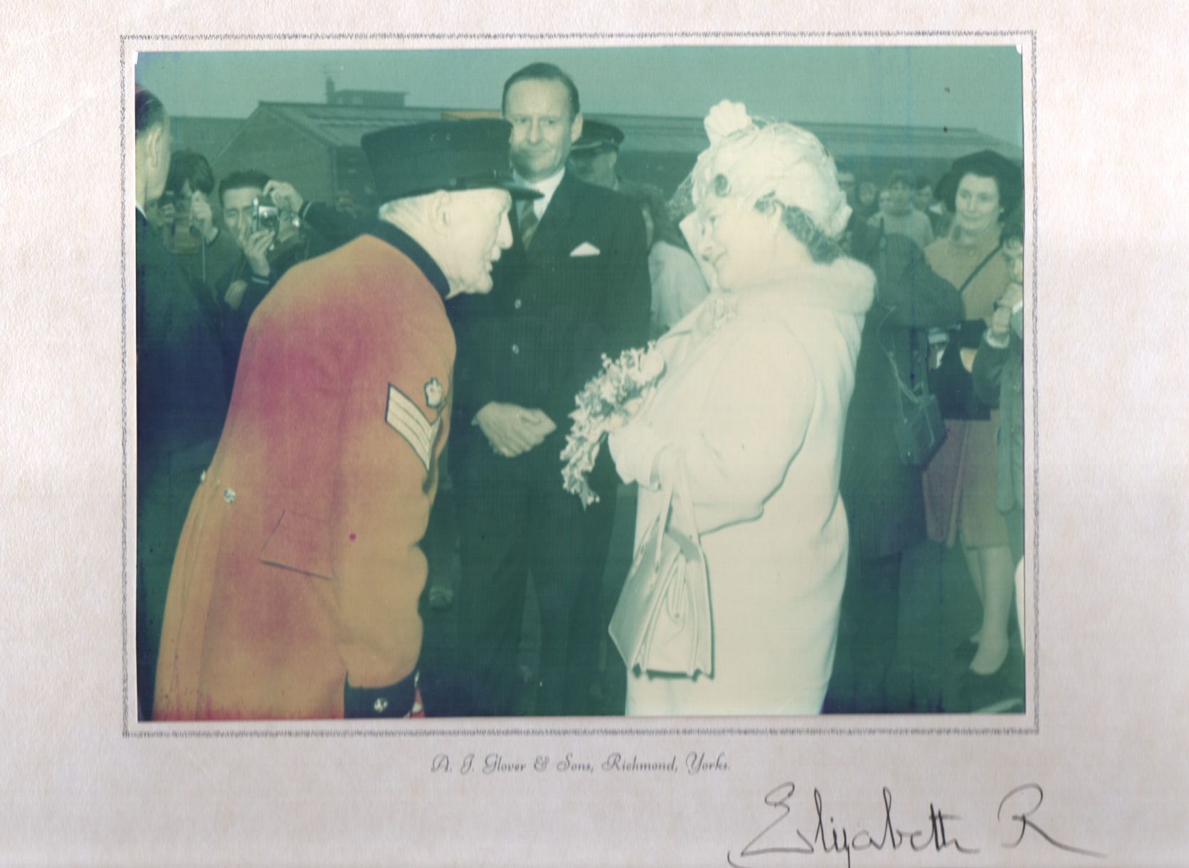 ELIZABETH — Coloured photo by A. J. Glover & Sons, signed and dated | Sophie Dupré Autographs