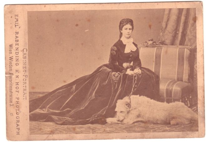 [ELISABETH — Excellent unsigned cabinet photo by Rabending | Sophie Dupré Autographs