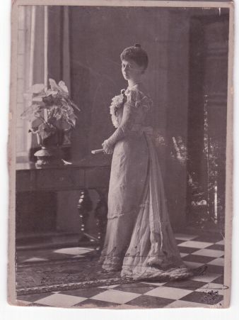SOPHIA — Cabinet photograph by T. H. Voigt, Homburg, signed | Sophie Dupré Autographs