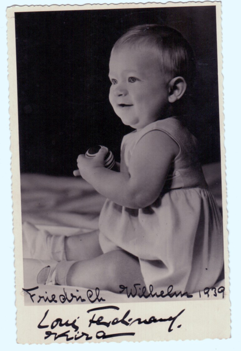 KYRA — Fine original signed photo | Sophie Dupré Autographs