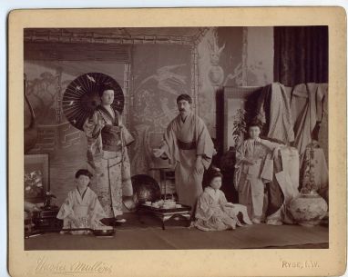 [ARTHUR — Fine unsigned Tableau Vivant representing 'A Japanese Family' by Hughes & Mullins, | Sophie Dupré Autographs