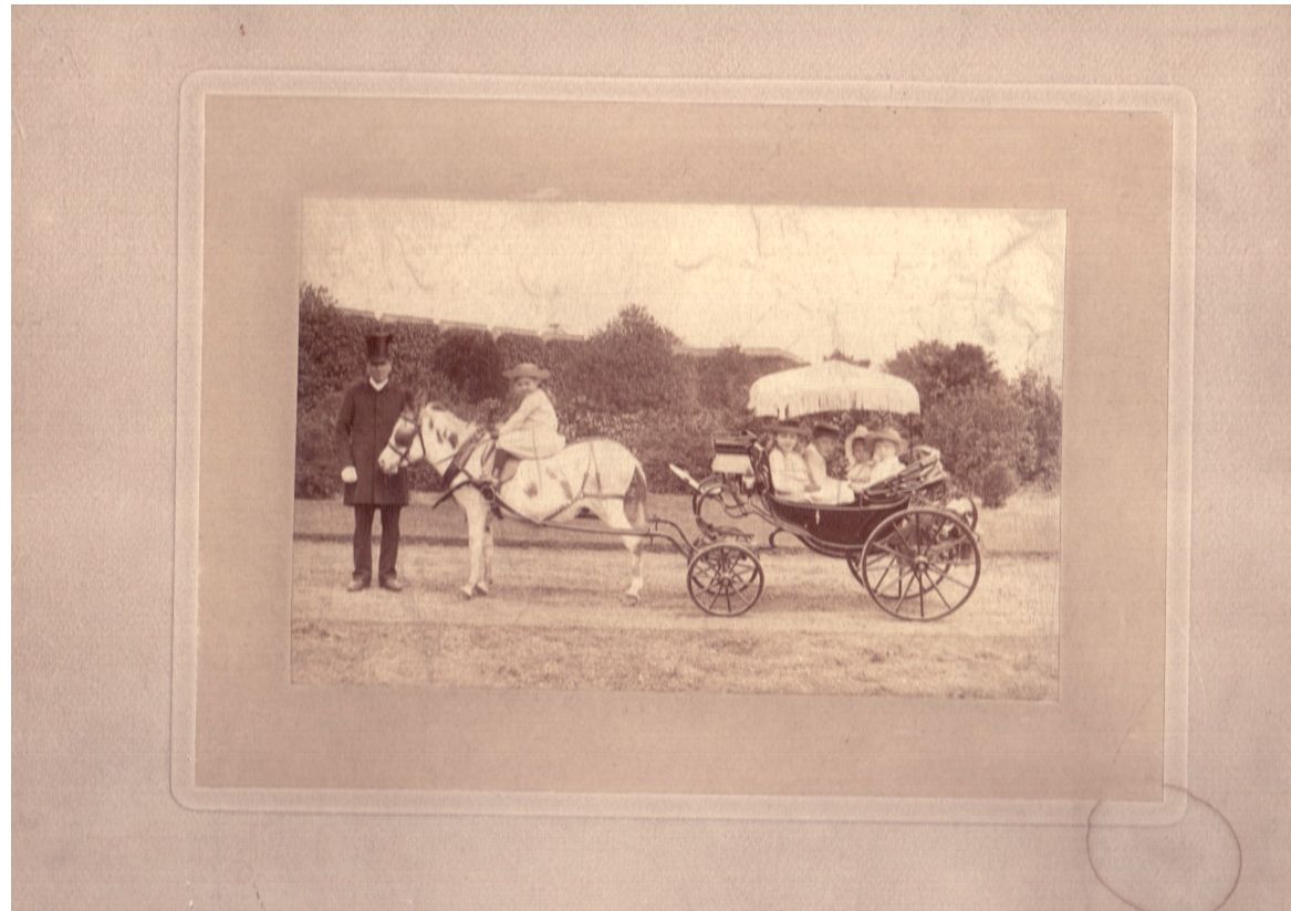 [MARGARET — Superb image of the children | Sophie Dupré Autographs
