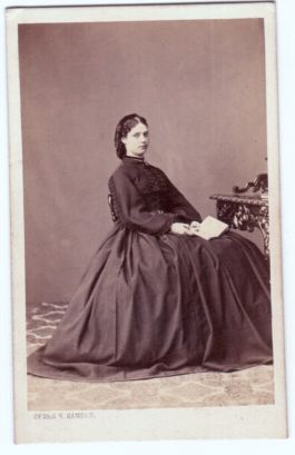 MARIA FEODOROVNA — Charming carte de visite photo by George Hansen signed on the verso Dagmar 1864, | Sophie Dupré Autographs