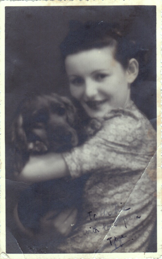 ANTOINETTE — Postcard photo inscribed | Sophie Dupré Autographs