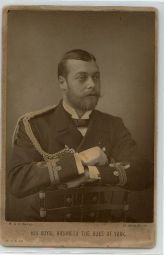 [GEORGE V — Fine unsigned vintage cabinet photo by W. & D. Downey | Sophie Dupré Autographs