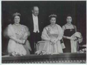 [ELIZABETH II — Fine unsigned press photo of Elizabeth II accompanied by Queen Mother and Princess Margaret | Sophie Dupré Autographs