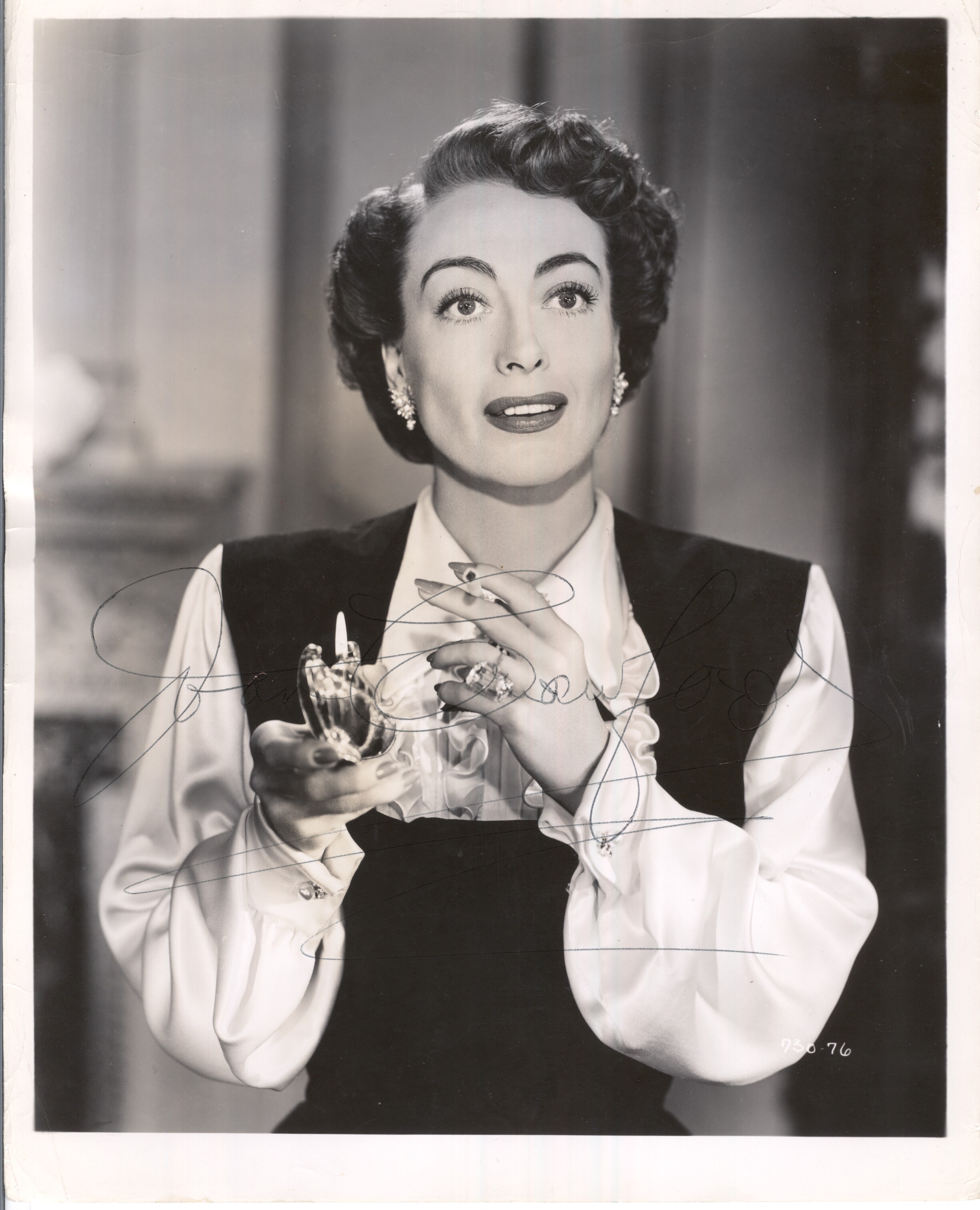 CRAWFORD — Fine press photo, with secretarial signature, | Sophie Dupré Autographs