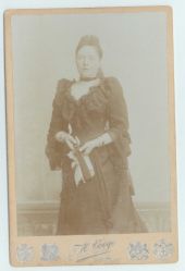 [VICTORIA — Fine unsigned cabinet photo by T.H.Voight, | Sophie Dupré Autographs