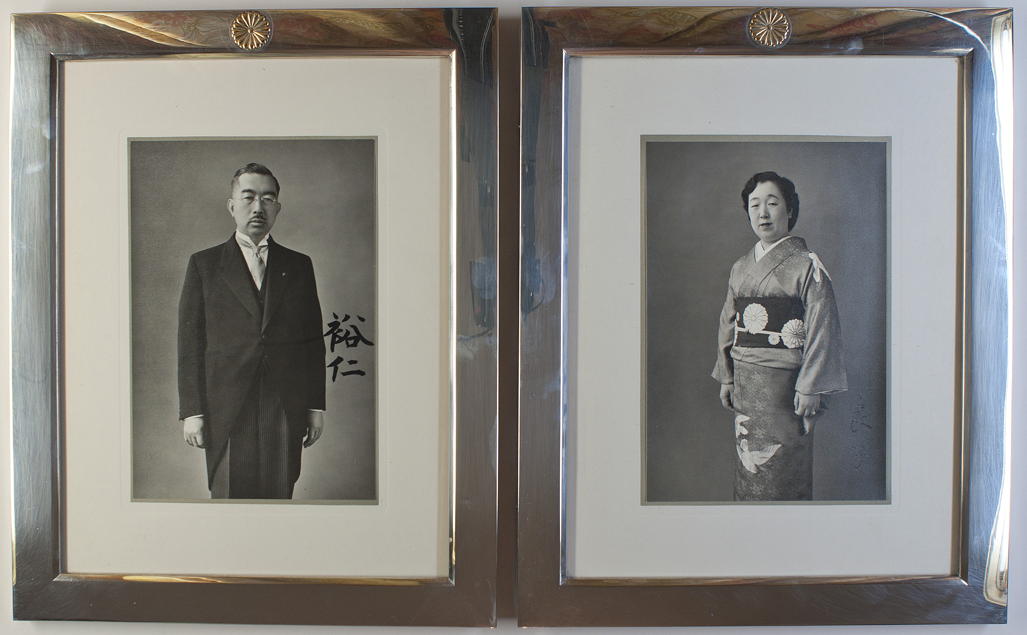 HIROHITO — Superb pair of Presentation Portrait Photographs signed in Japanese, | Sophie Dupré Autographs