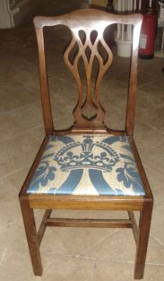 [GEORGE V — Exceptionally rare chair that was designed and made for use at the Coronation, | Sophie Dupré Autographs