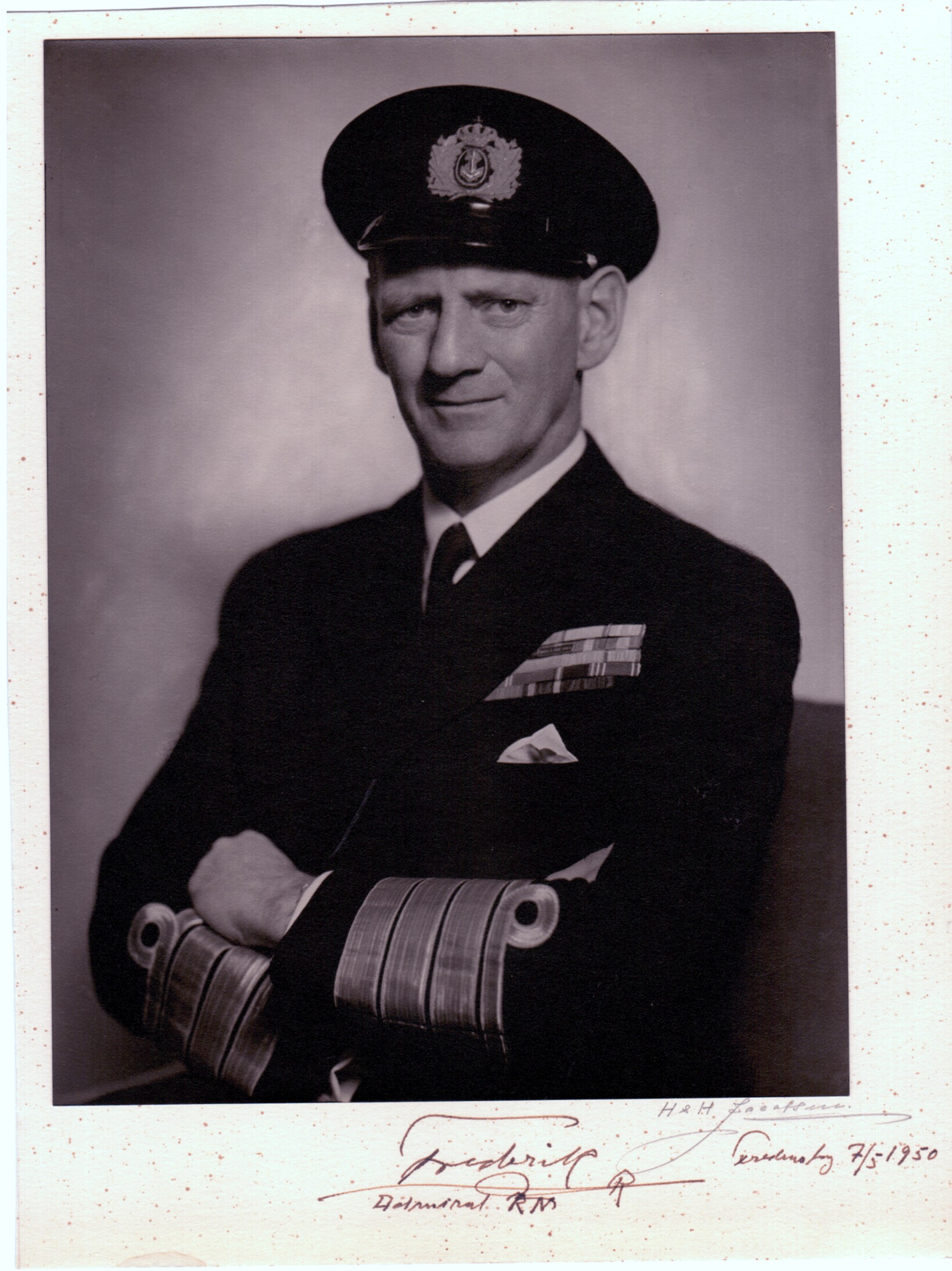 FREDERIK IX — Portrait photo by Jacobsen, signed underneath and by the photographer, | Sophie Dupré Autographs