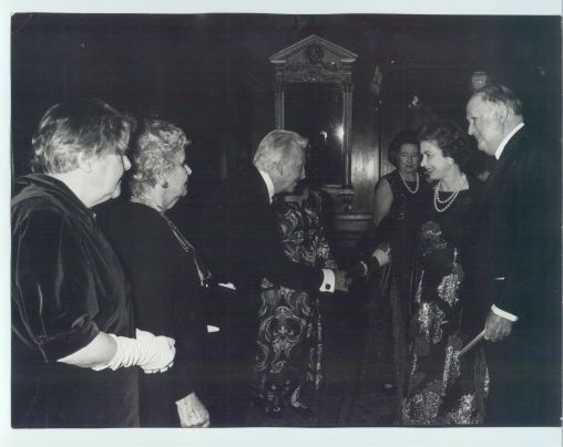 [ELIZABETH II — Fine unsigned press photo, | Sophie Dupré Autographs