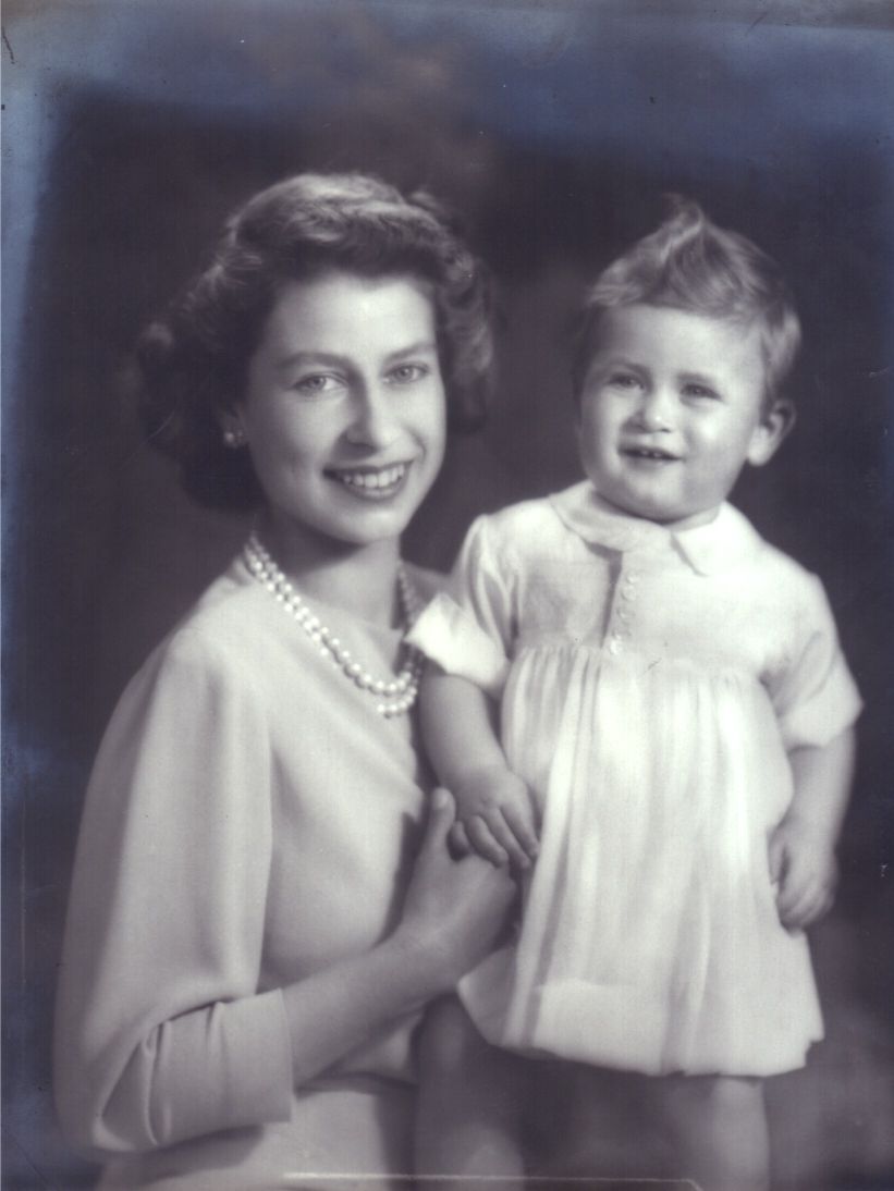 [ELIZABETH II — Superb unpublished portrait photo by Marcus Adams | Sophie Dupré Autographs