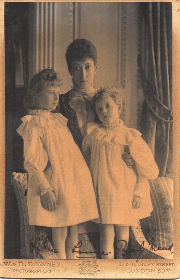 LOUISE VICTORIA — Charming cabinet photo by W. & D. Downey, signed by the Princess for all three Alix, Louise, Baby Maud | Sophie Dupré Autographs