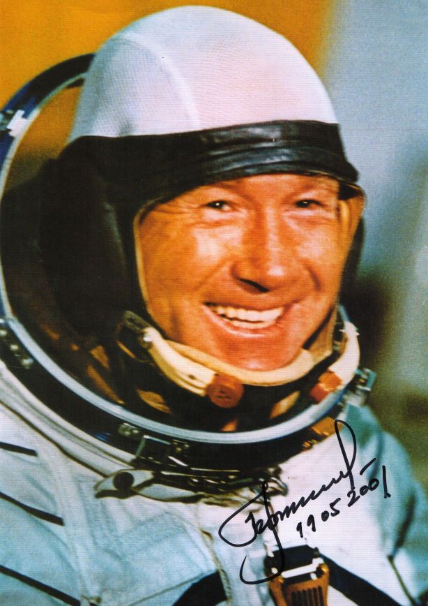 LEONOV — Large photo signed and dated, | Sophie Dupré Autographs
