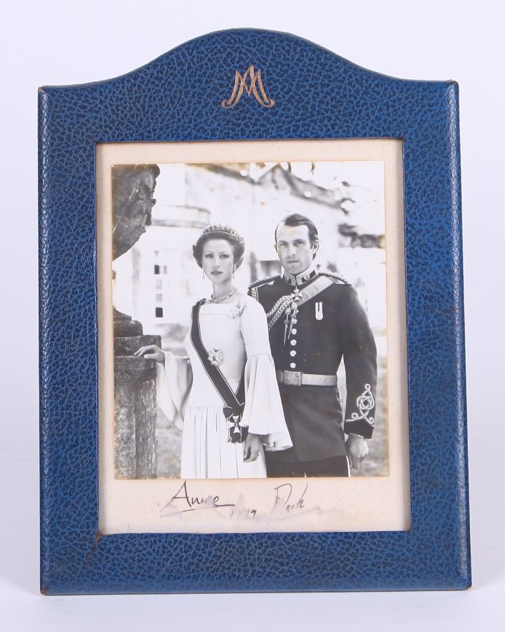ANNE — Fine presentation photo by  Lord SNOWDON  signed by both and dated by the Princess on the mount, | Sophie Dupré Autographs