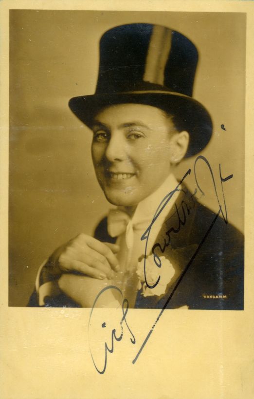 COURTNEIDGE — Unusual early postcard photograph signed, | Sophie Dupré Autographs