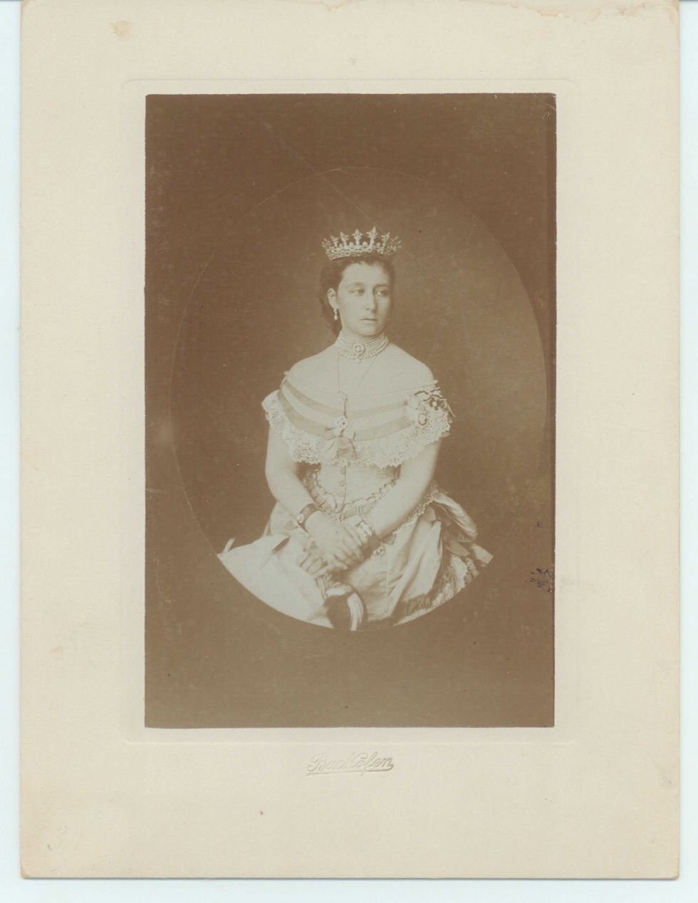 [ALICE — Most unusual unsigned portrait photo by Backofen | Sophie Dupré Autographs