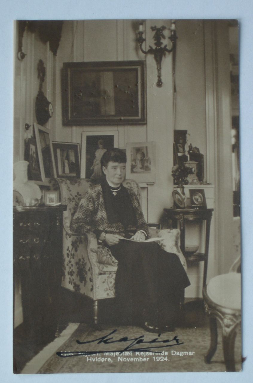MARIA FEODOROVNA — Very rare signed postcard photo | Sophie Dupré Autographs