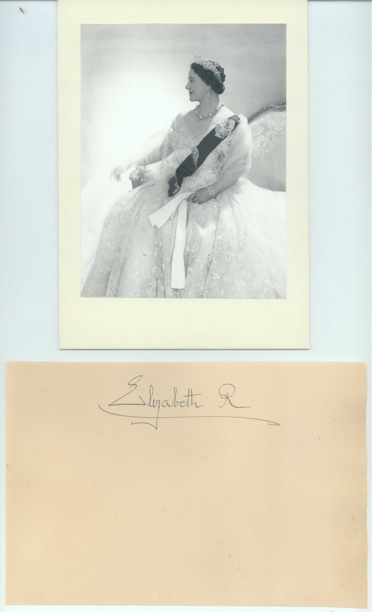 ELIZABETH — Fine unsigned photo by Cecil Beaton, together with a fine signature, | Sophie Dupré Autographs