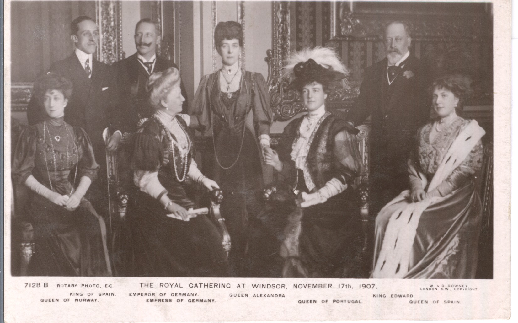 [EDWARD VII — Unsigned postcard photo showing the crowned heads of Europe at Windsor, | Sophie Dupré Autographs