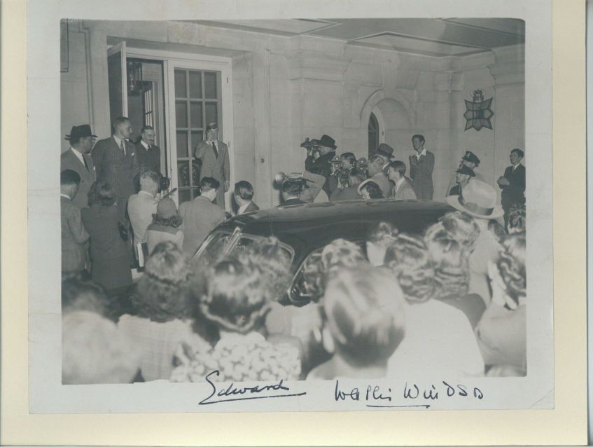 EDWARD VIII — Fine large photo boldly signed in lower margin, Wallis Windsor and Edward | Sophie Dupré Autographs