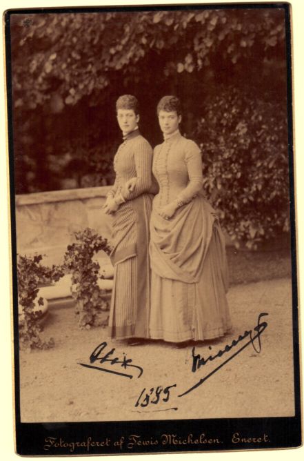 MARIA FEODOROVNA — Exceptional Cabinet photo by Lewis Michelsen, Eneret, signed Alix and Minny | Sophie Dupré Autographs