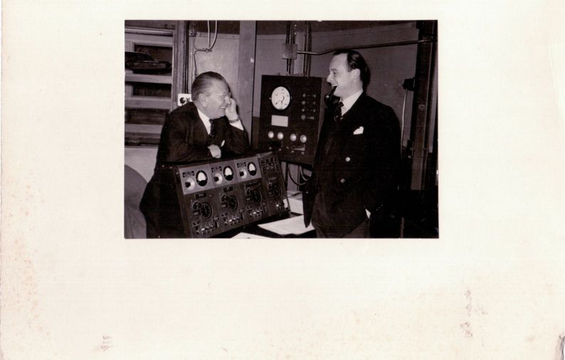 [CAMPBELL — Fine unsigned  original photograph showing Campbell with one of his engineers | Sophie Dupré Autographs