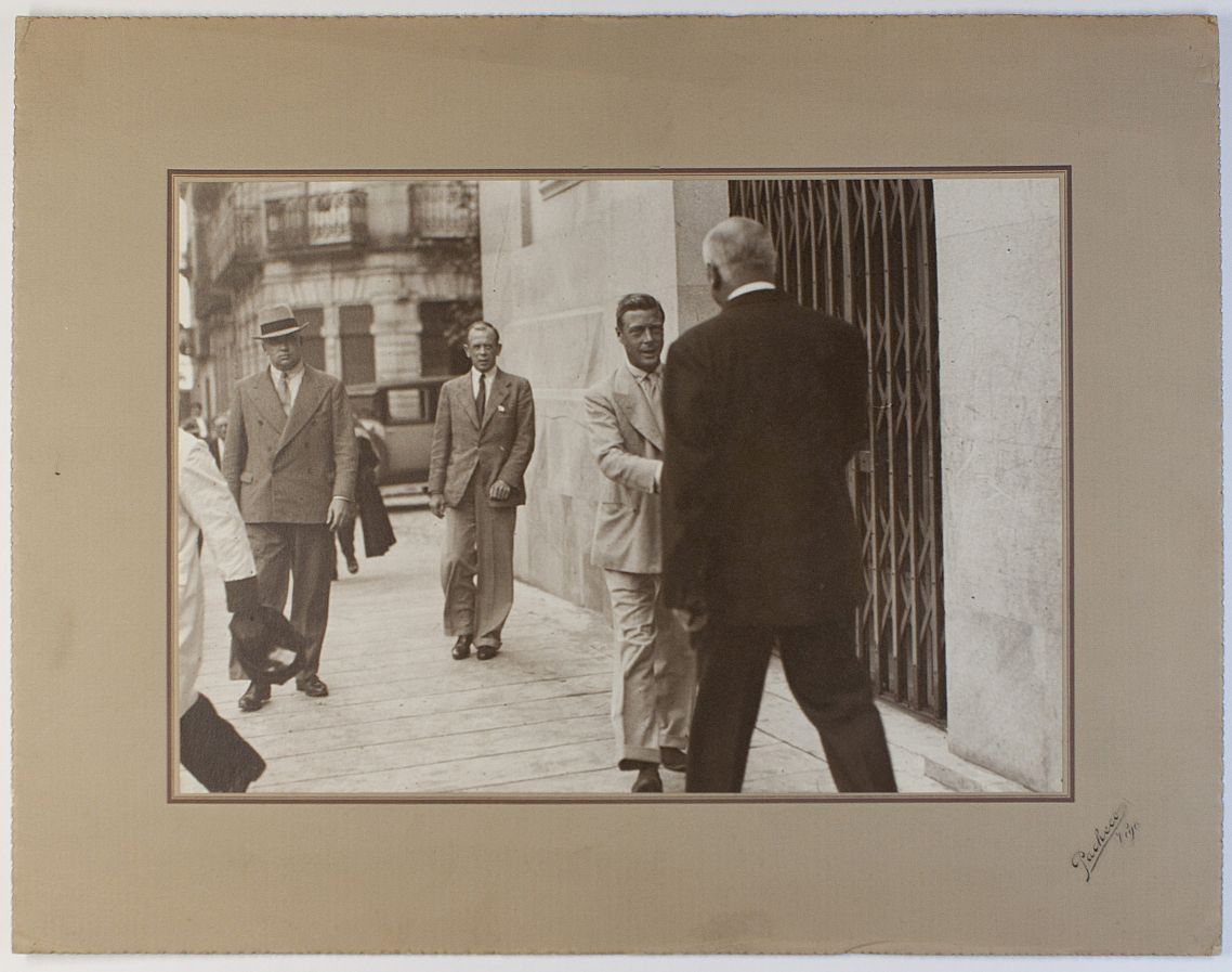 [EDWARD VIII — Fine large unsigned photo by Pacheco, in Vigo, | Sophie Dupré Autographs