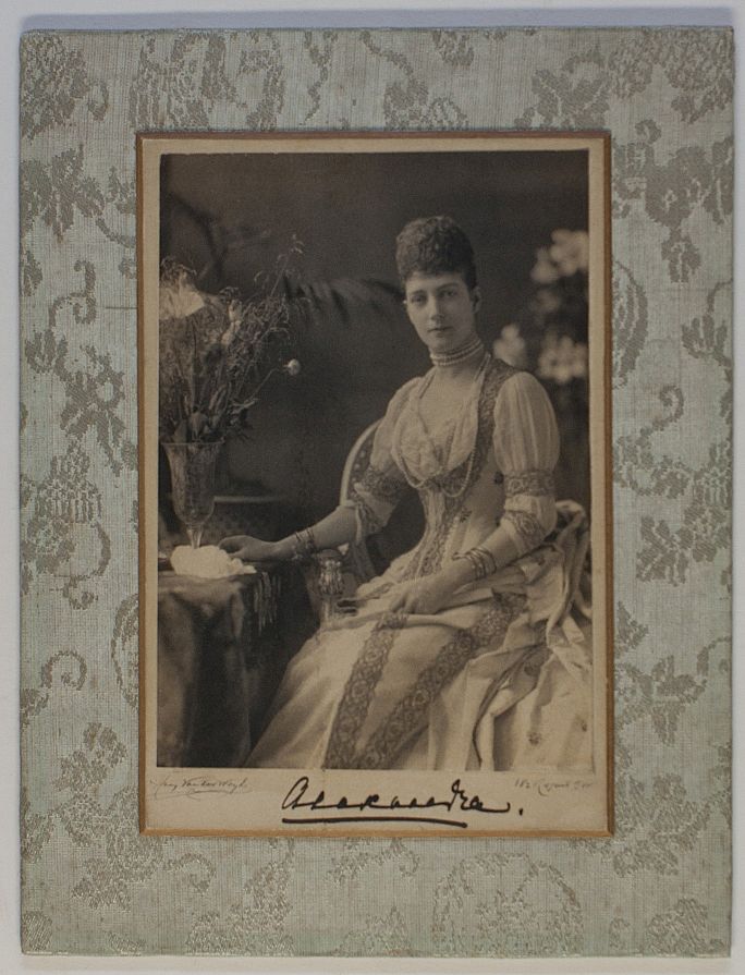 ALEXANDRA — Lovely cabinet photo by Van der Weyde, signed, | Sophie Dupré Autographs