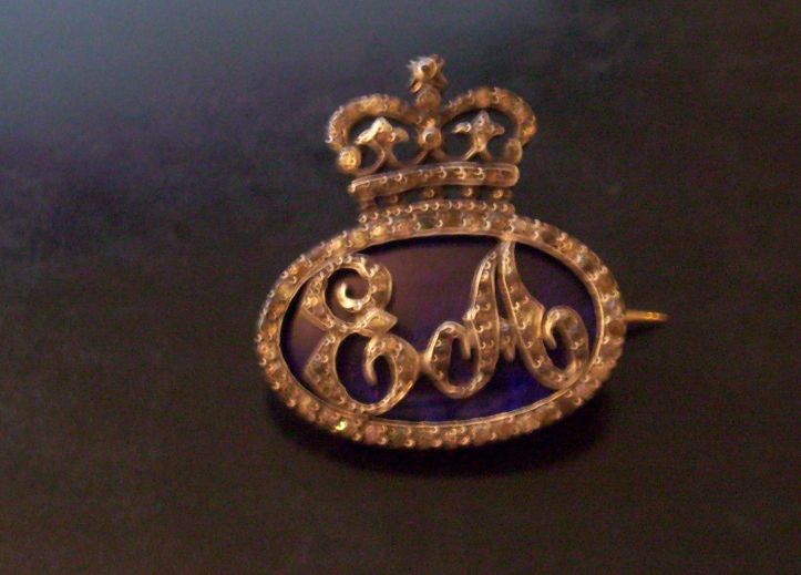 [EDWARD VII — Lovely paste and silver brooch | Sophie Dupré Autographs