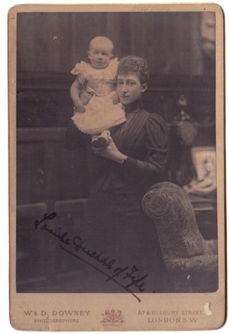 LOUISE VICTORIA — Charming cabinet photo by W. & D. Downey, signed by the Princess Louise Duchess of Fife | Sophie Dupré Autographs