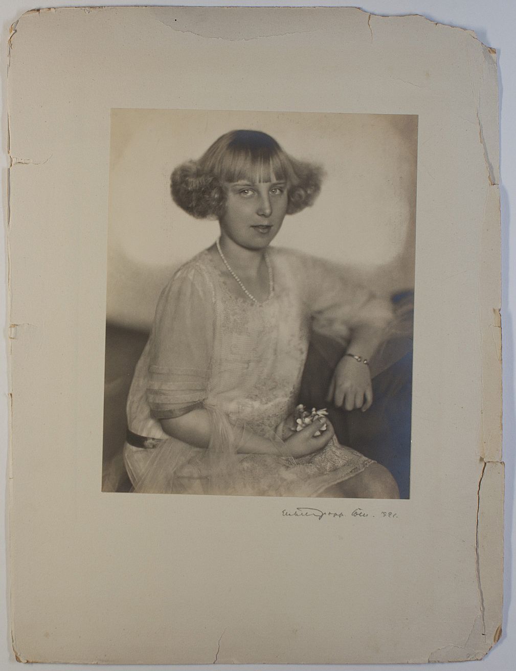 [MARIA CRISTINA — Fine portrait photograph, unsigned, by Elisabeth Popp, signed in pencil and dated by the photographer, | Sophie Dupré Autographs