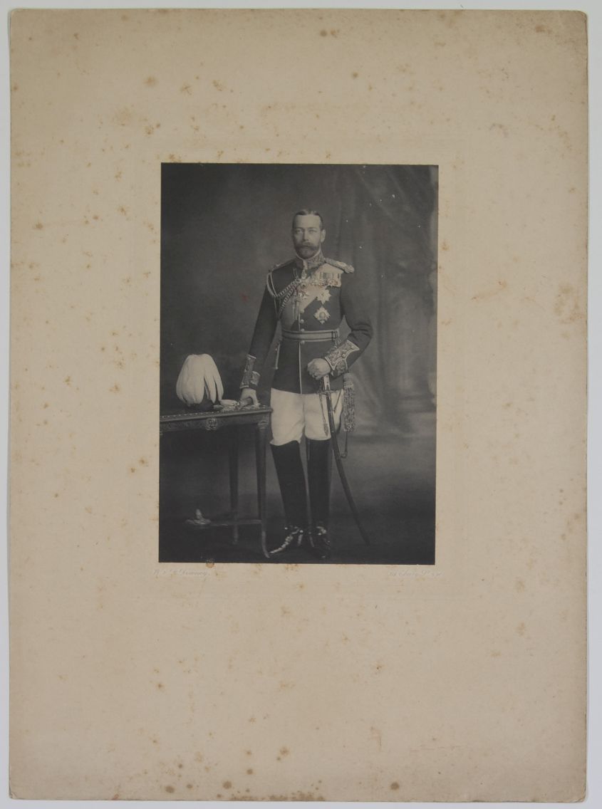 [GEORGE V — Fine unsigned photo by W. & D. Downey | Sophie Dupré Autographs