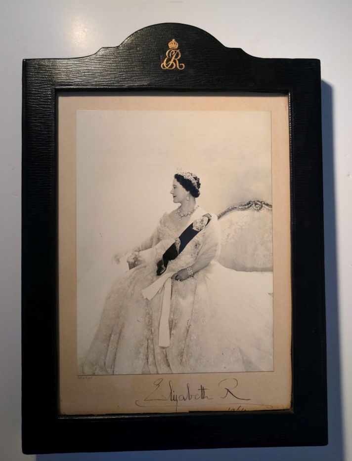 ELIZABETH — Magnificent Presentation photo by Cecil Beaton signed and dated | Sophie Dupré Autographs
