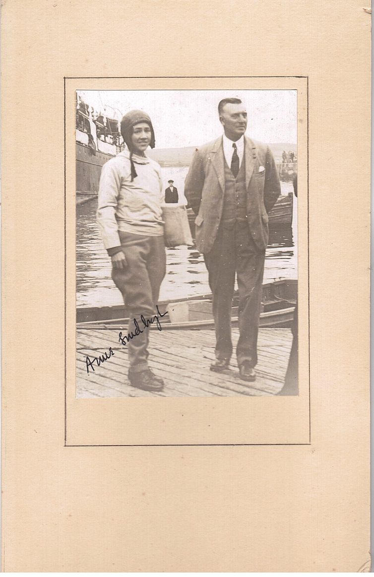 LINDBERGH — Fine photograph boldly signed | Sophie Dupré Autographs