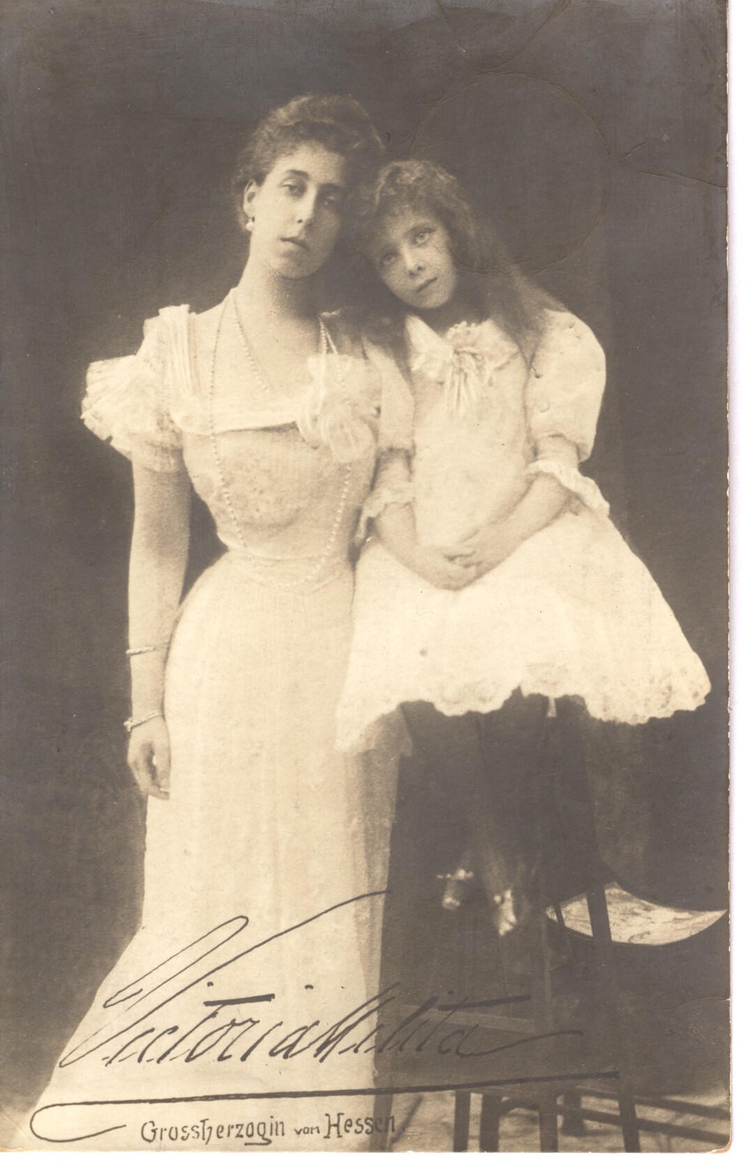 VICTORIA MELITA — Fine postcard photo by Prof. E.  Uhlenhuth in Coburg, signed | Sophie Dupré Autographs