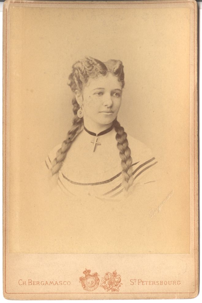 ALBANI — Fine unsigned cabinet photo by Ch. Bergamesco, St Petersburg | Sophie Dupré Autographs