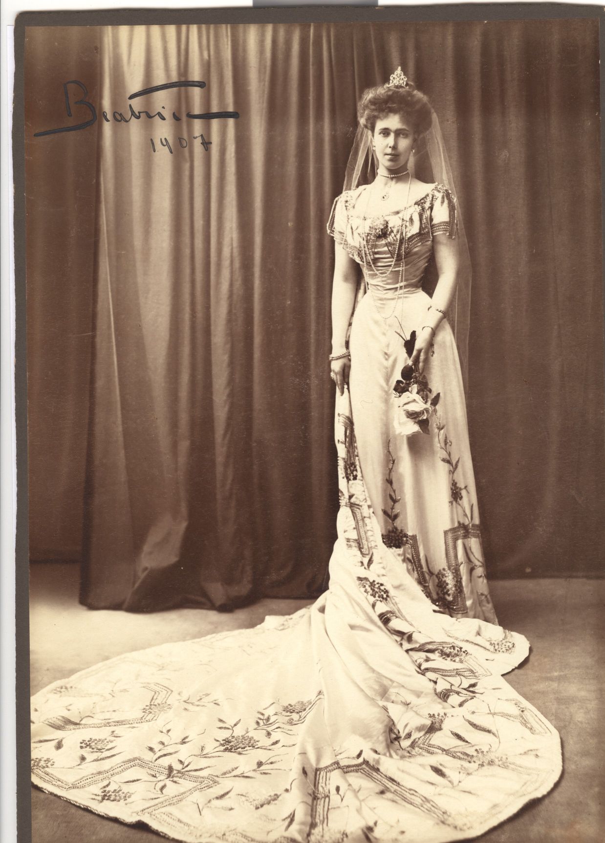 BEATRICE — Fine portrait photograph, signed and dated | Sophie Dupré Autographs