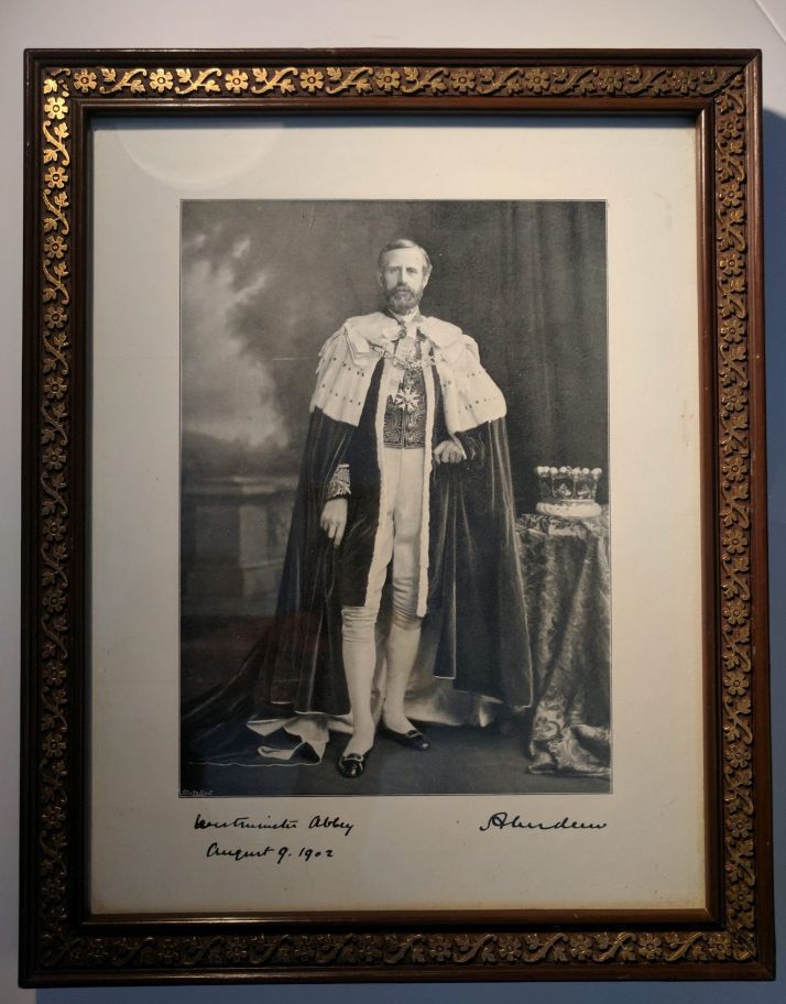 [ABERDEEN — Fine pair of Coronation portraits with printed signatures and inscriptions | Sophie Dupré Autographs