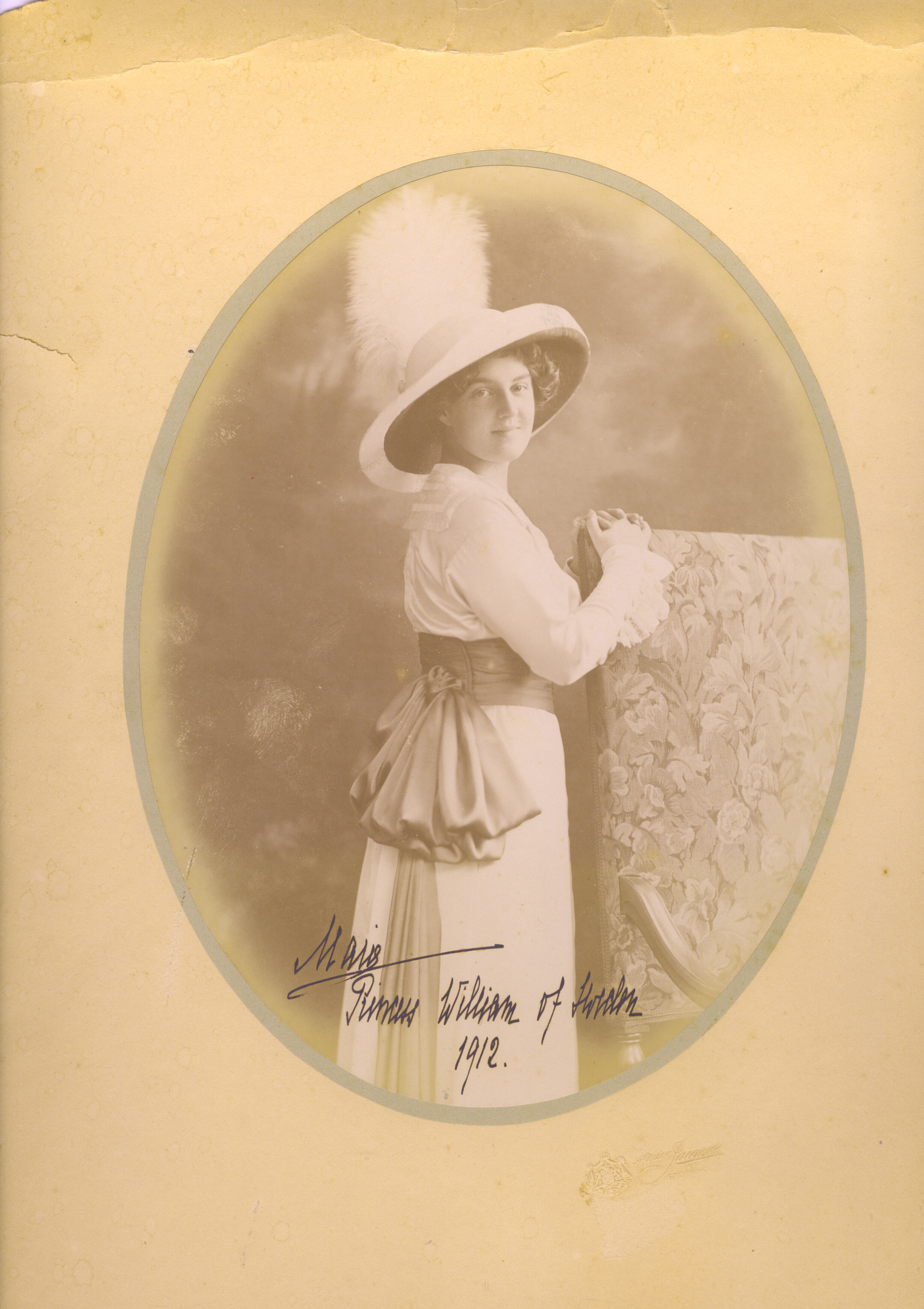 MARIE PAVLOVNA — Fine large photo signed | Sophie Dupré Autographs