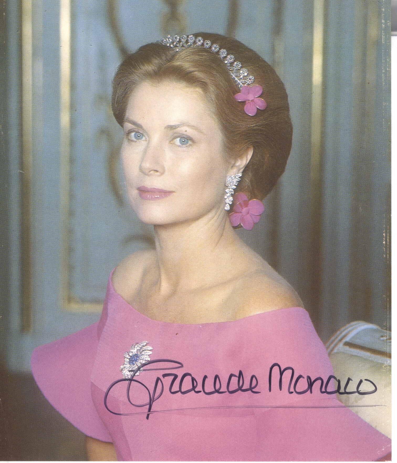 MONACO — Attractive Coloured Photograph signed by the Princess, Grace de Monaco | Sophie Dupré Autographs
