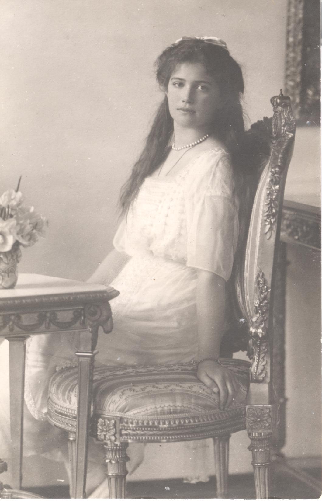[OLGA — Original unsigned Russian postcard photograph | Sophie Dupré Autographs