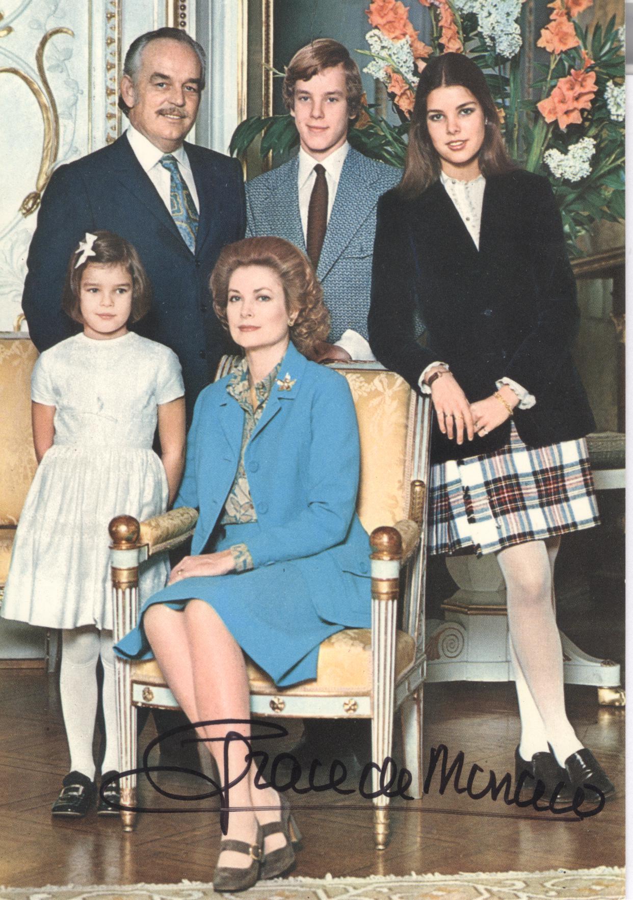 MONACO — Attractive Coloured Photograph signed by the Princess, Grace de Monaco | Sophie Dupré Autographs