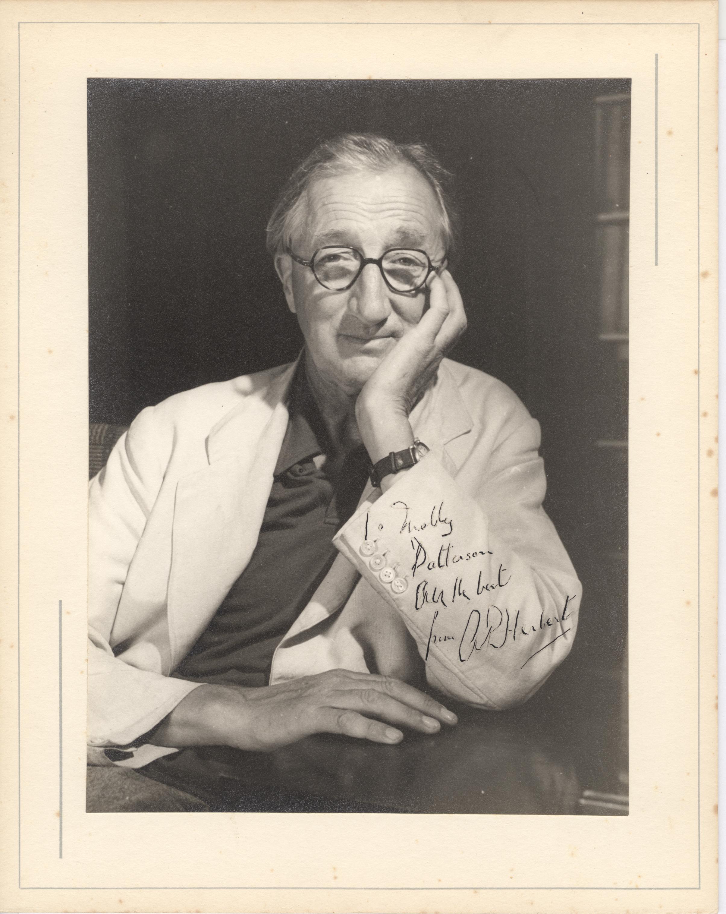 HERBERT — Fine photograph by Douglas Glass, signed and inscribed to Molly Patterson | Sophie Dupré Autographs