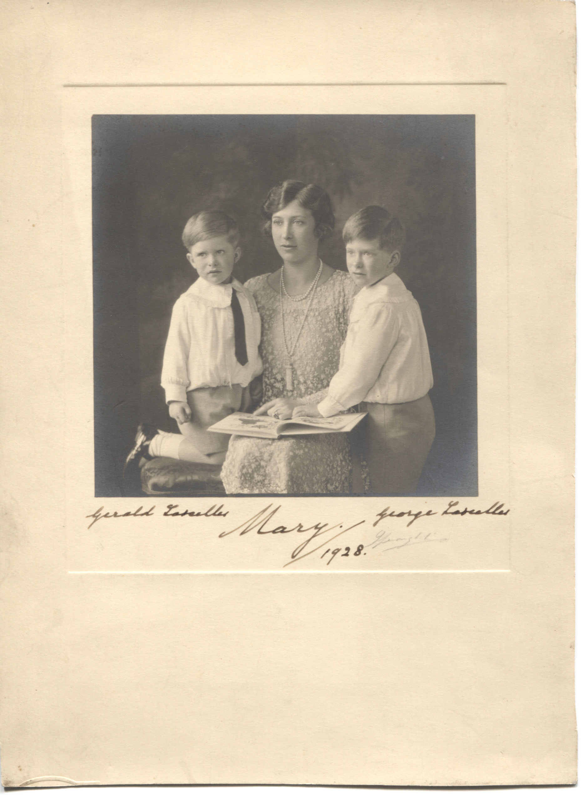 MARY — Fine Portrait Photograph, by Speaight Signed by the Princess and also by the photographer in pencil, | Sophie Dupré Autographs