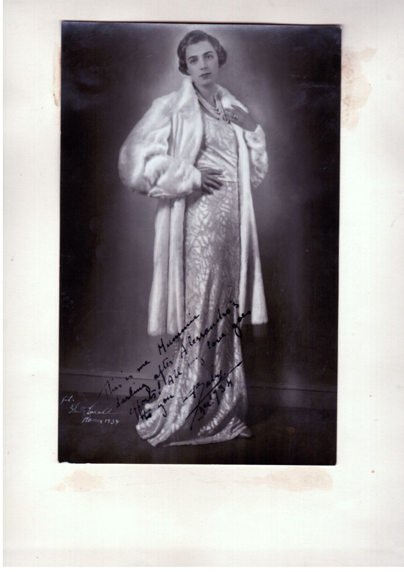 BEATRIZ — Fine portrait photograph, by Ghitta Carell, signed 'Baby', | Sophie Dupré Autographs
