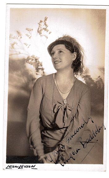 BADDELEY — Postcard photo by Leon Levson, signed and inscribed, | Sophie Dupré Autographs