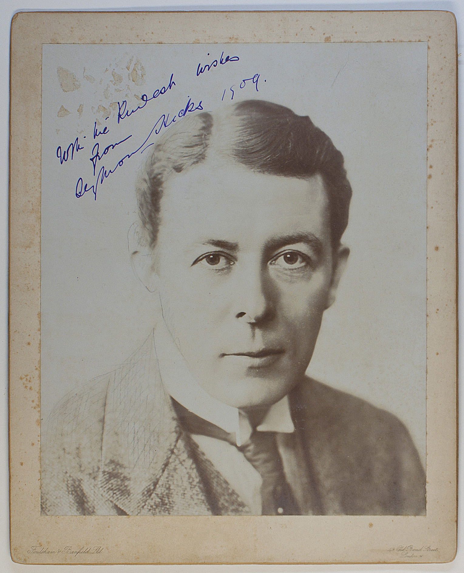 HICKS — Portrait photo, by Foulsham & Bamfield, London, signed and inscribed | Sophie Dupré Autographs