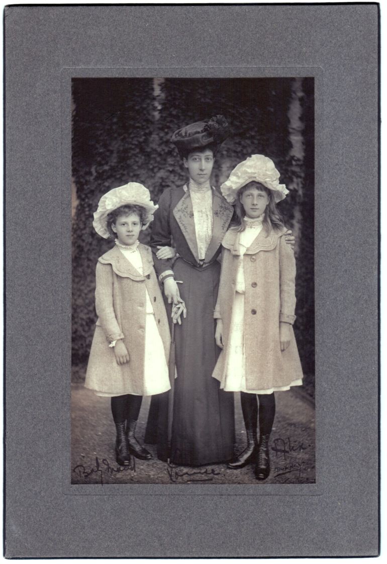 LOUISE VICTORIA — Photograph of the three by Downey, signed 'Louise', | Sophie Dupré Autographs